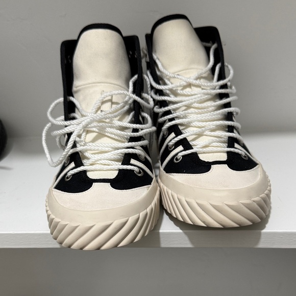 Gucci Black and Cream High-Top Sneakers - Picture 3 of 5
